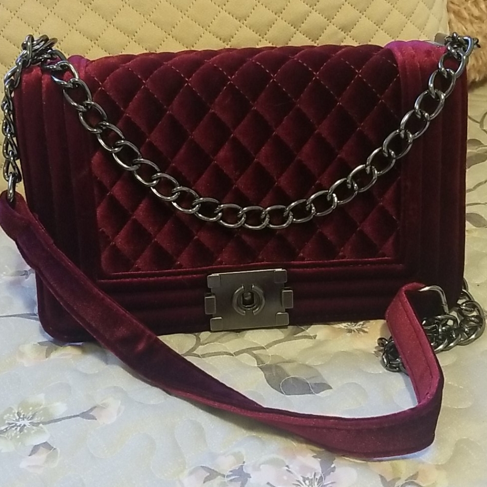 JustFab Quilted Velvet Shoulder Bag in Wine Red with Gunmetal Chain